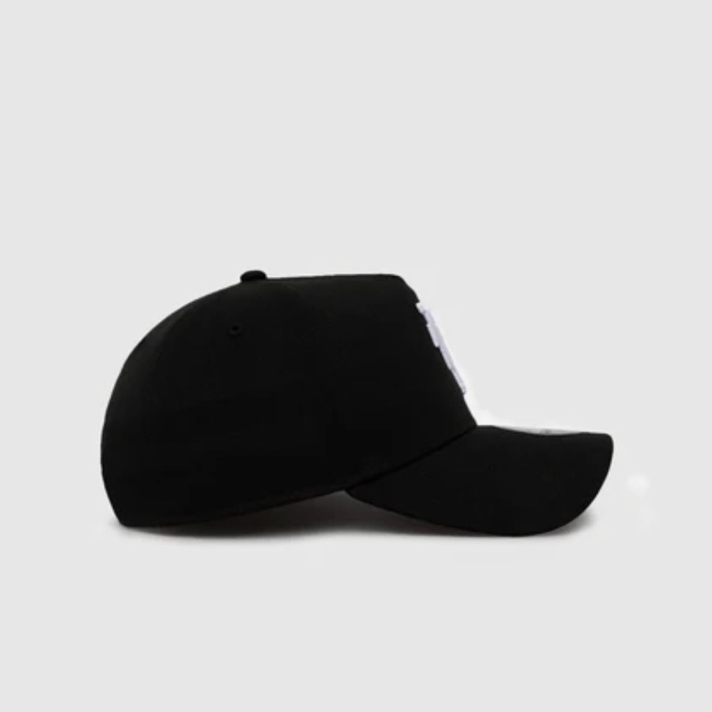 New Era Black Snapback Hat with White Embroidered Logo Upside Down - Picture 5 of 5